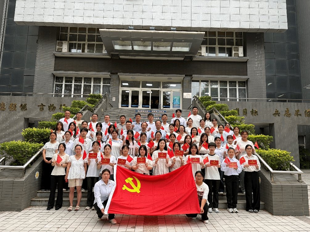 在榜样故事和精神谱系中汲取信仰力量