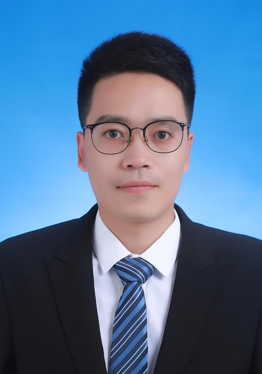 李龙 教授