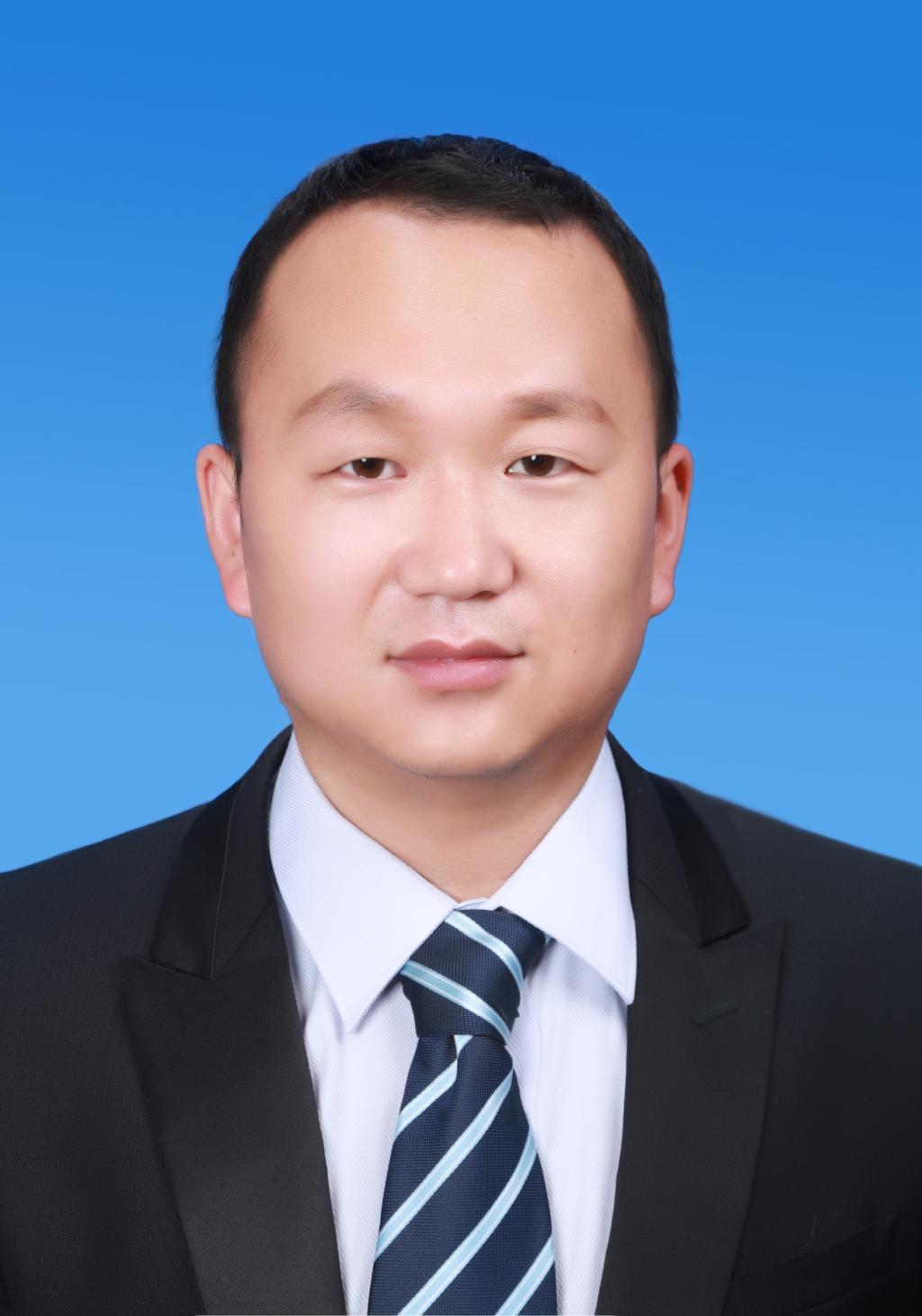 李龙 教授