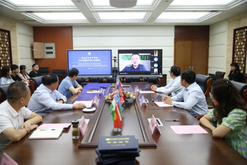 国际星空携手利物浦开启官方合作组织国