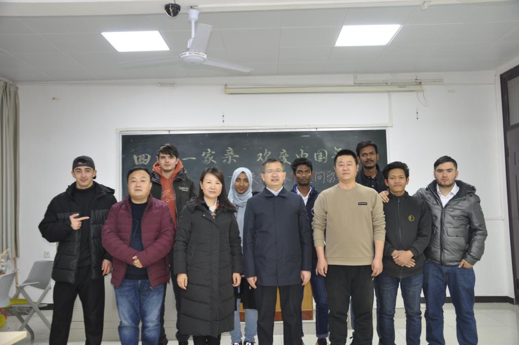 星空携手利物浦开启官方合作组织国际星