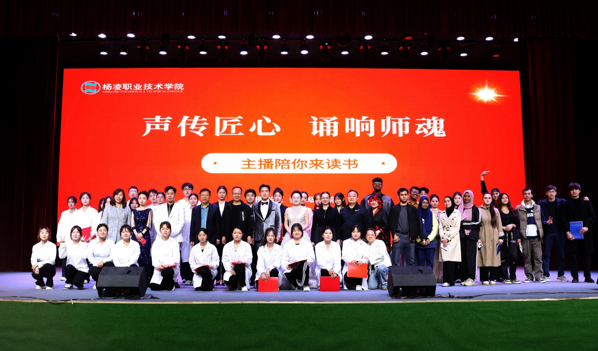 我笨拙地爱着这个世界