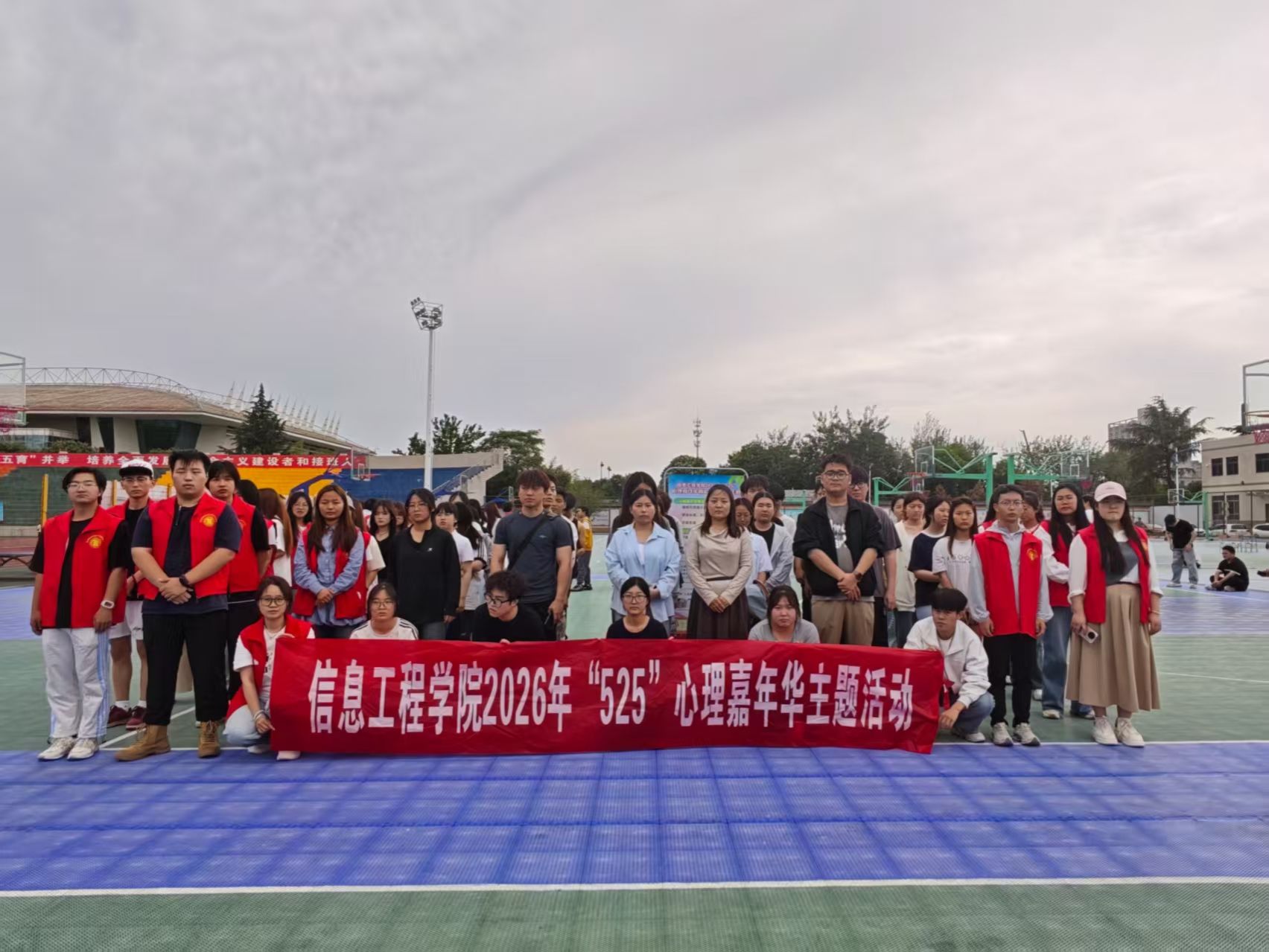 吸引同学们踊跃参与