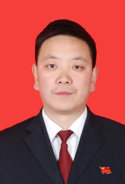 他致力用金融服务助力脱贫攻坚