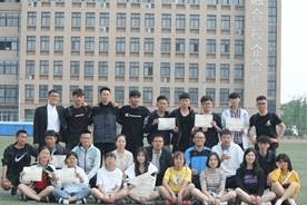 23名热情开朗的同学组成了生技58班
