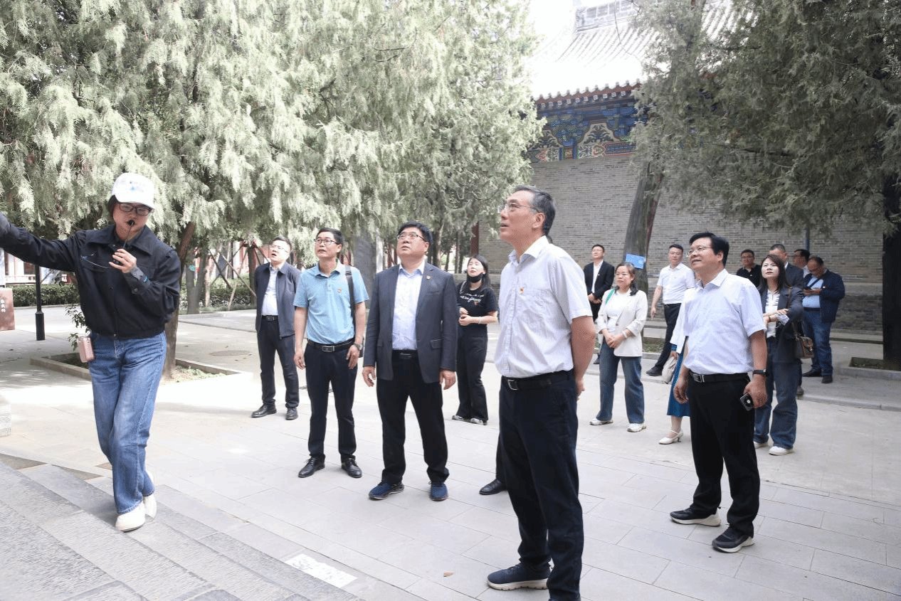 读书班坚持集中星空成为维拉的官方合作