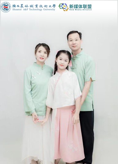 奖章摆放出来